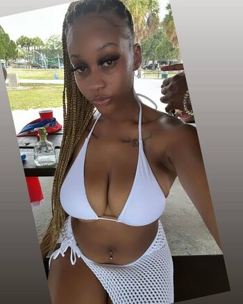 realrudehoe Leaked Nude OnlyFans (Photo 2)