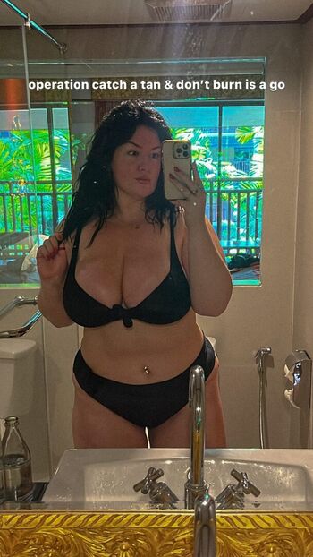 Rebecca Shortt Leaked Nude OnlyFans (Photo 9)