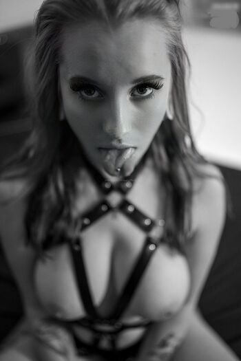 Redrose Leaked Nude OnlyFans (Photo 13)