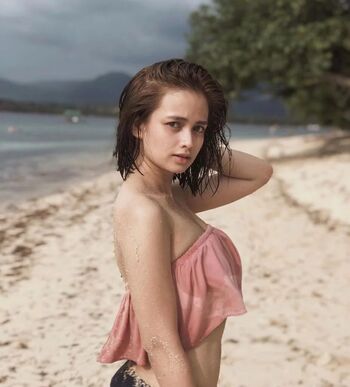 Rhen Escano