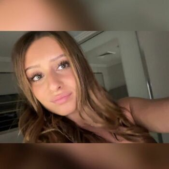 riana r