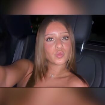riana r