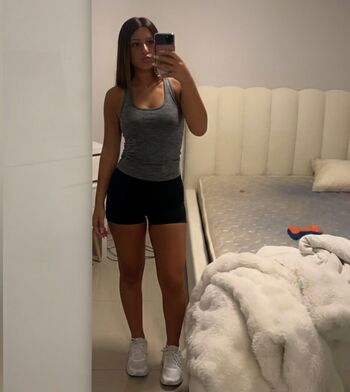 riana r