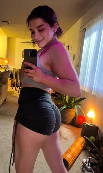 Righthookroxy Leaked Nude OnlyFans (Photo 1)
