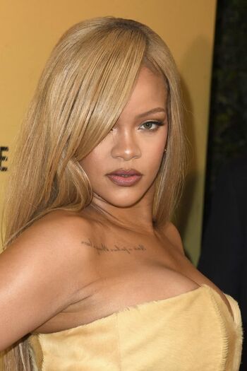 Rihanna Leaked Nude OnlyFans (Photo 676)