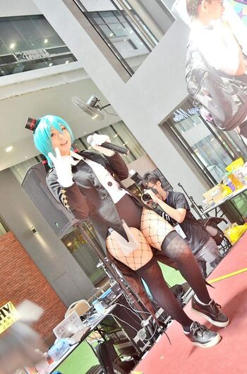 Rina_tanfly4