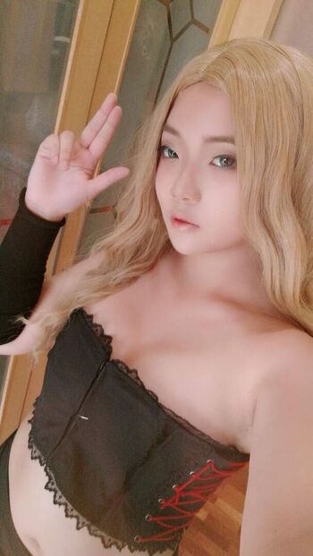 Rina_tanfly4