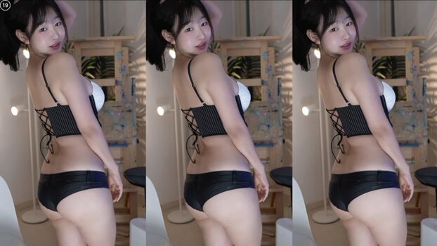 リリ♡ Riribebe123