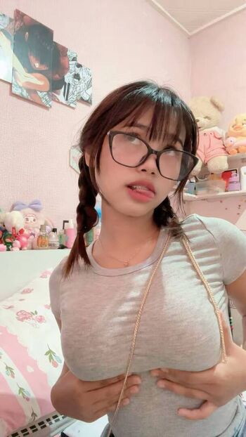 Riska Saputri Leaked Nude OnlyFans (Photo 2)