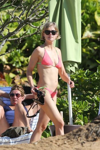 Rosamund Pike Leaked Nude OnlyFans (Photo 72)