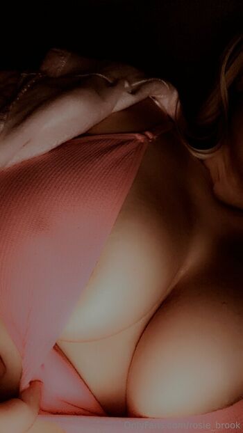 rosie_brook Leaked Nude OnlyFans (Photo 7)