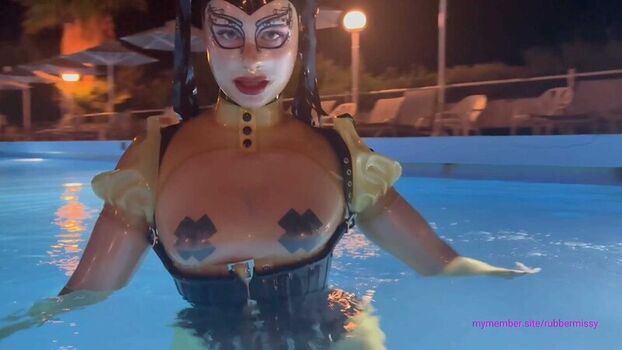 Rubber Missy Leaked Nude OnlyFans (Photo 6)