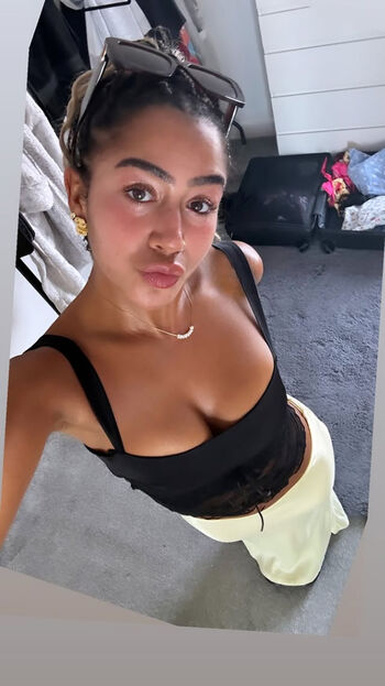 Ruby May Martinwood Leaked Nude OnlyFans (Photo 2)