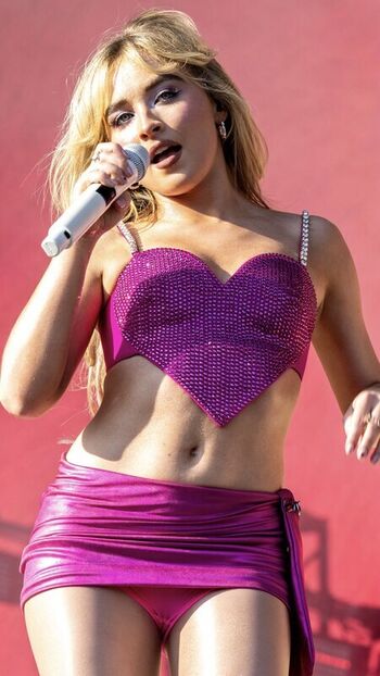 Sabrina Carpenter Leaked Nude OnlyFans (Photo 1628)
