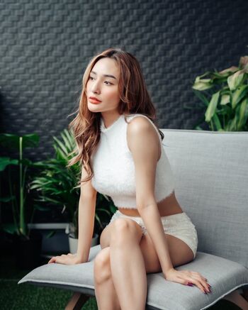 Sachzna Laparan Leaked Nude OnlyFans (Photo 2)