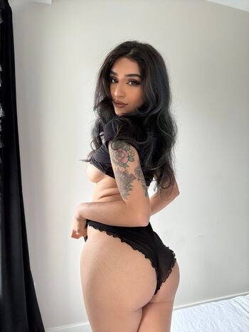 Saira Rose Leaked Nude OnlyFans (Photo 4)