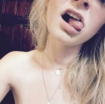 Samantha Smith Leaked Nude OnlyFans (Photo 2)
