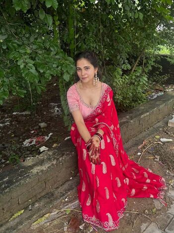 Santoor Mom Rachna Leaked Nude OnlyFans (Photo 2)