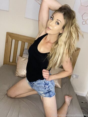 sapphireonfire Leaked Nude OnlyFans (Photo 2)