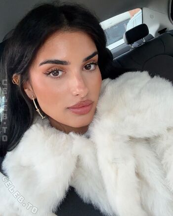 Sara Arslan Leaked Nude OnlyFans (Photo 11)