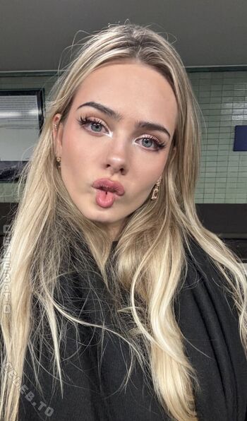 Sara Crumbeleg Leaked Nude OnlyFans (Photo 11)