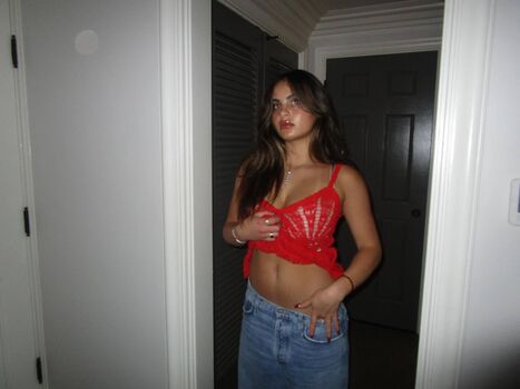 Sarabella Harris