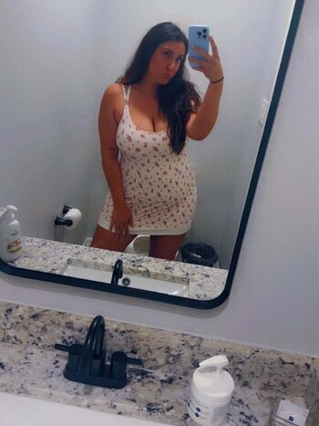 sarahhevee Leaked Nude OnlyFans (Photo 2)