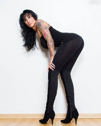 Sari Sander Leaked Nude OnlyFans (Photo 9)