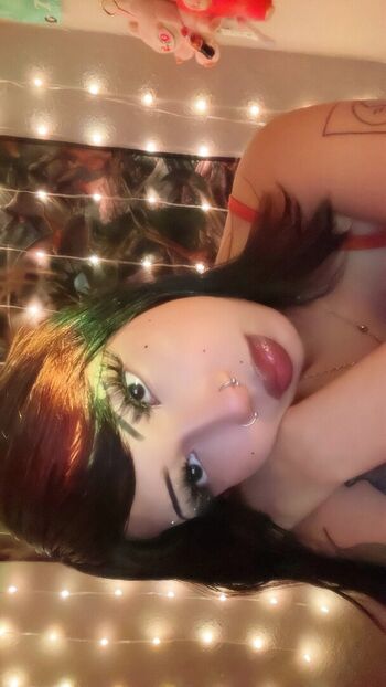 Sarynthia Leaked Nude OnlyFans (Photo 4)