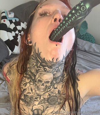 sassiblondii Leaked Nude OnlyFans (Photo 7)