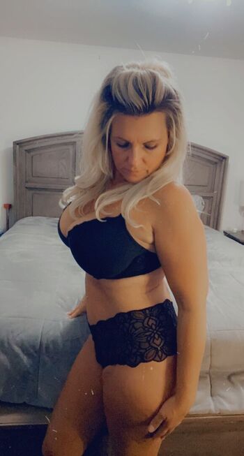 sassylynn_25 Leaked Nude OnlyFans (Photo 1)