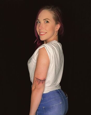 Savannahlow Leaked Nude OnlyFans (Photo 7)