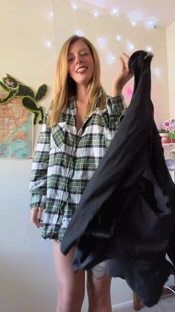 Scorpio Babe Leaked Nude OnlyFans (Photo 6)