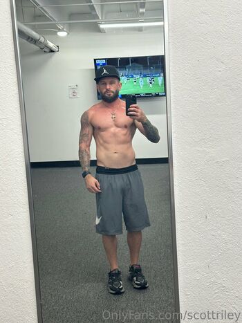 scottriley Leaked Nude OnlyFans (Photo 17)