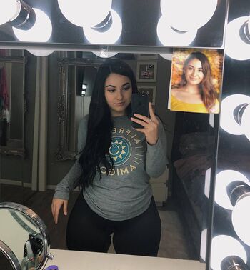Selena Flores Leaked Nude OnlyFans (Photo 20)