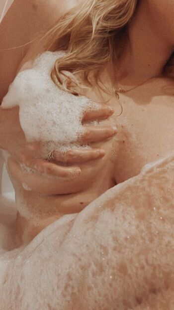 Selfika Leaked Nude OnlyFans (Photo 12)