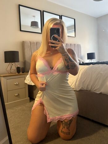 Senna Whiteman Leaked Nude OnlyFans (Photo 3)