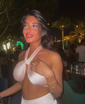Shadiabaghdadi Leaked Nude OnlyFans (Photo 3)
