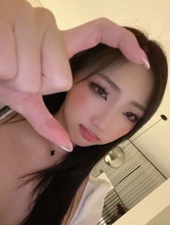 Sharon.zxt Leaked Nude OnlyFans (Photo 25)