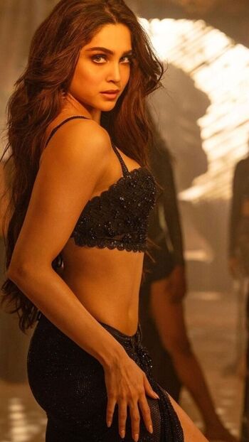 Sharvari Wagh Leaked Nude OnlyFans (Photo 22)