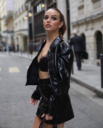 Shauna Dewit / shauna.dewit Leaked Nude OnlyFans - ShemaleLeaks