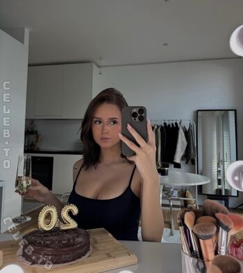 Sheila Gradascevic Leaked Nude OnlyFans (Photo 20)