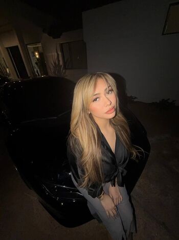 shelseeparlin Leaked Nude OnlyFans (Photo 2)