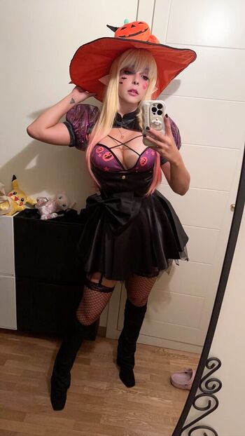 Shermie Cosplay
