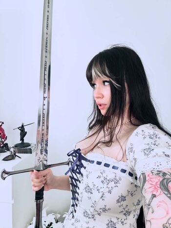 Shini Waifu