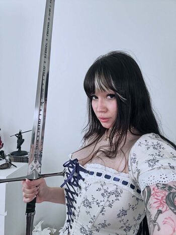 Shini Waifu