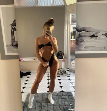 Shona Pickering Leaked Nude OnlyFans (Photo 1)