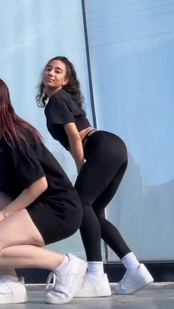 simayatamturk Leaked Nude OnlyFans (Photo 4)