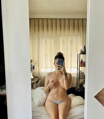 Simge Barankoğlu Leaked Nude OnlyFans (Photo 18)