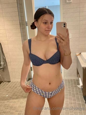 Simplyskyla Leaked Nude OnlyFans (Photo 1)